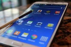 Samsung fiyatını d&uuml;ş&uuml;rd&uuml;