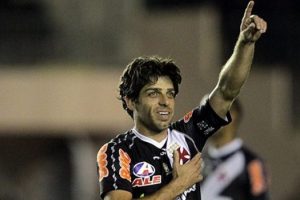 Juninho futbola devam kararı aldı