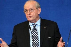 Şenes Erzik'den &Ccedil;arpıcı a&ccedil;ıklama!