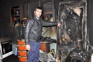 Buzdolabı patladı, eşyalar kül oldu