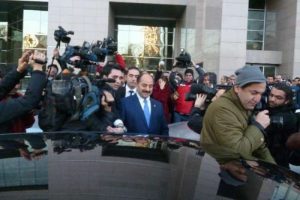 &Ouml;z yeni g&ouml;revine başladı