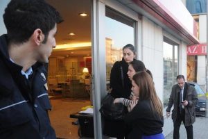 K&uuml;&ccedil;&uuml;k&ccedil;ekmece'de banka soygunu