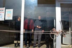 Bina personelin &uuml;zerine m&uuml;h&uuml;rlendi