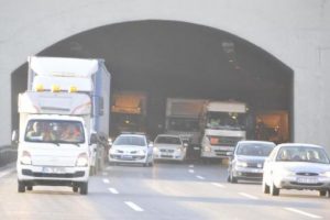 TEM trafiğini fel&ccedil; eden kaza!