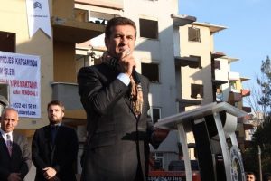 Mustafa Sarıg&uuml;l bina yıkım t&ouml;renine katıldı