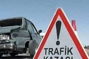 Konya'da iki otomobil &ccedil;arpıştı: 2 &ouml;l&uuml;