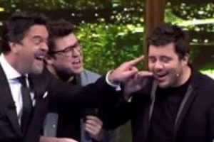 &Uuml;&ccedil; Adam'lı Beyaz Show'da kahkaha tufanı