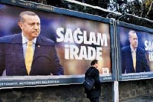 'Sağlam irade' afişleri billboard'larda