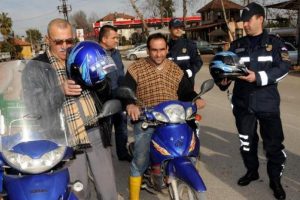 Jandarmadan &ouml;rnek davranış