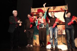 Nasreddin Hoca Nil&uuml;fer sahnesine &ccedil;ıktı