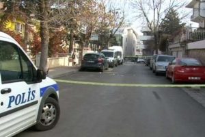 Sokak ortasında silahlı saldırı: 1 &ouml;l&uuml;, 1 yaralı