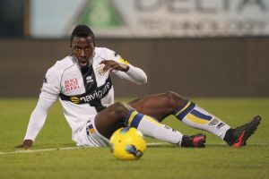 Bursaspor İtalya'dan Okaka'nın peşinde