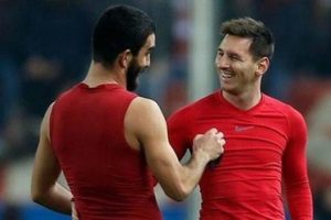 Arda ve Messi formaları değiştiler