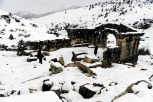 Tarihi mekanda kartpostallık kar manzarası
