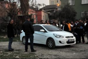 Otomobilin i&ccedil;inde &ouml;l&uuml; bulundu