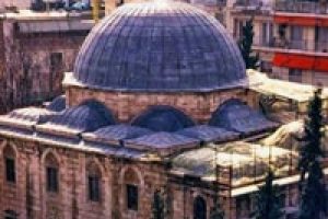 Orada bir cami burada bir kilise