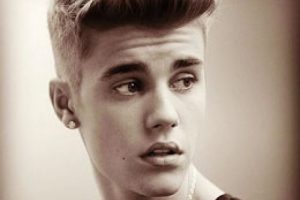 Justin Bieber komşusuna yumurta attı
