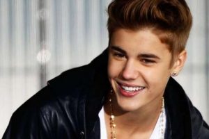 Justin Bieber, komşusunun evine yumurta ile saldırdı!