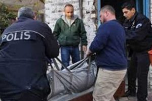 'Anneniz &ouml;ld&uuml;' diyen polis aldığı cevapla şok oldu