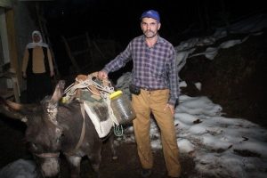 Yoksul aile hayırseverlerden yardım bekliyor