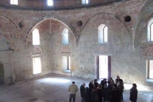 O cami yenileniyor
