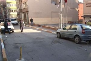 İstanbul'da ses bombalı saldırı