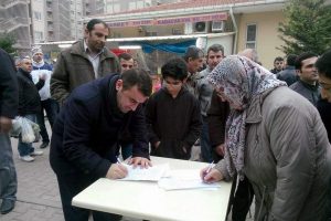 Hamitler sakinlerinden sarı otob&uuml;sler i&ccedil;in imza kampanyası