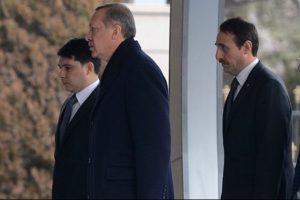 G&ouml;zler Erdoğan'da