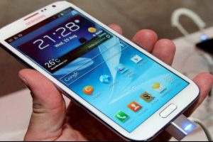 Samsung'un ismi bilinmeyen telefonu