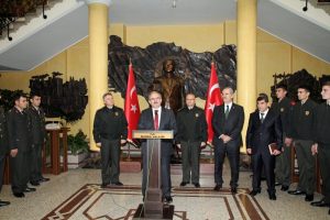 İlk ders vali Karaloğlu'ndan