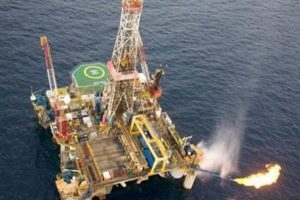 'Kıbrıs doğalgazı T&uuml;rkiye'den ge&ccedil;meli'