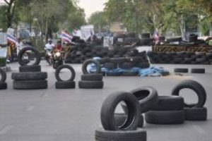 Bangkok'u kapattılar