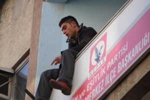 İşsiz gen&ccedil; intihara kalkıştı