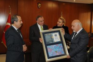 Antep'li sanat&ccedil;ı Guinness Rekorlar Kitabı'na girdi