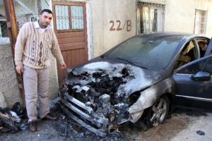 Adana'da aracı kundaklanan şahıs: Başbakan i&ccedil;in &ccedil;alışacağım