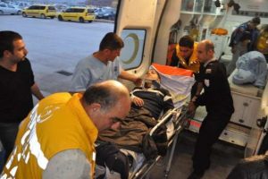 Engelli minib&uuml;s&uuml; kaza yaptı: 13 yaralı