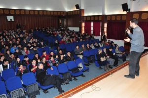 Gen&ccedil;lik meclisi lise &ouml;ğrencilerine tanıtılıyor