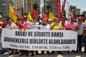 Basına a&ccedil;ıklama yapan &ouml;ğretmenlere uyarı cezası