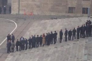 Başbakan'ı b&ouml;yle karşıladılar