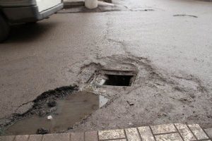 Hırsızlar logar kapaklarını &ccedil;aldı