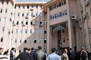 Belediye'nin elektrikleri bor&ccedil;tan kesildi