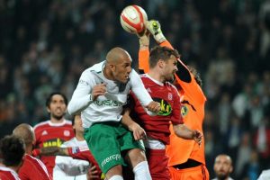 Spor yazarları Bursaspor Sivasspor ma&ccedil;ı i&ccedil;in ne dedi?