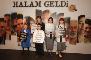 "Halam Geldi" filminin Paris galası yapıldı