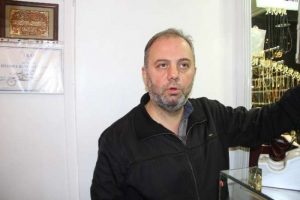 Kuyumcuya sahte altın oyunu