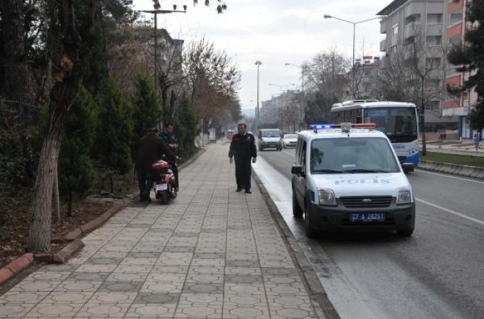 R&ouml;gar kapağı hırsızı yakalandı