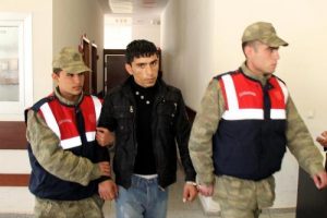 &Ccedil;antasında esrar bulunan yolcu g&ouml;zaltına alındı