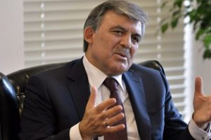 Cumhurbaşkanı G&uuml;l'e 'Rakibiniz Başbakan mı' sorusu