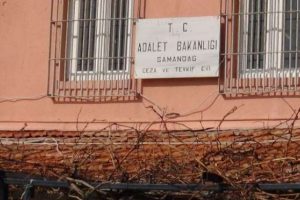 Firari h&uuml;k&uuml;ml&uuml;lerden biri daha yakalandı