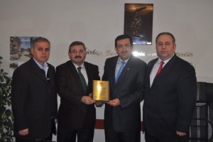 Kenan Kahraman yılın b&uuml;rokratı se&ccedil;ildi