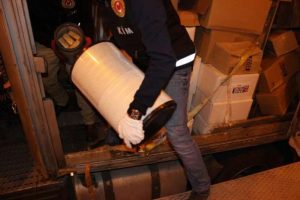 Zehir tacirlerine darbe